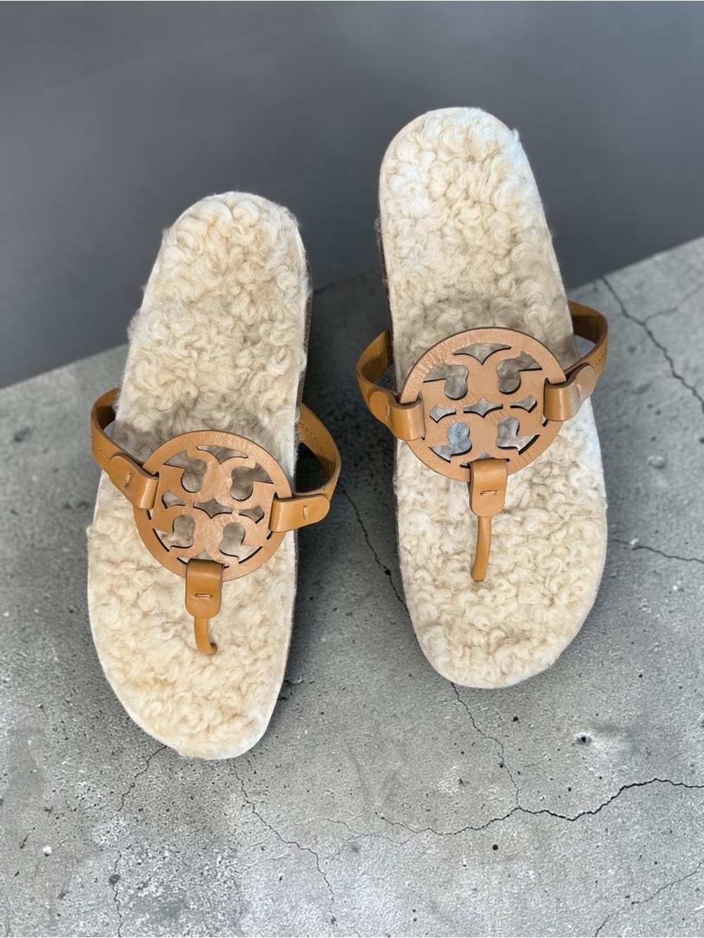 Tory Burch Miller Cloud Shearling Sandals – Size 10½ - Picture 2 of 8